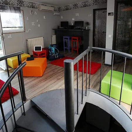 旅馆 360度住宿加咖啡旅舍 贝尔格莱德