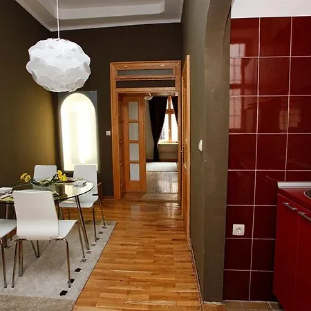 旅馆 360度住宿加咖啡旅舍 贝尔格莱德